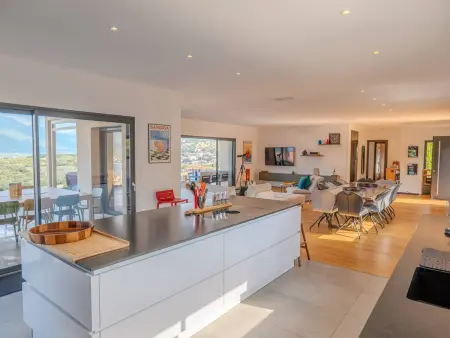 Villa de luxe avec piscine chauffée et vue mer, confort et élégance à Propriano : photo 10