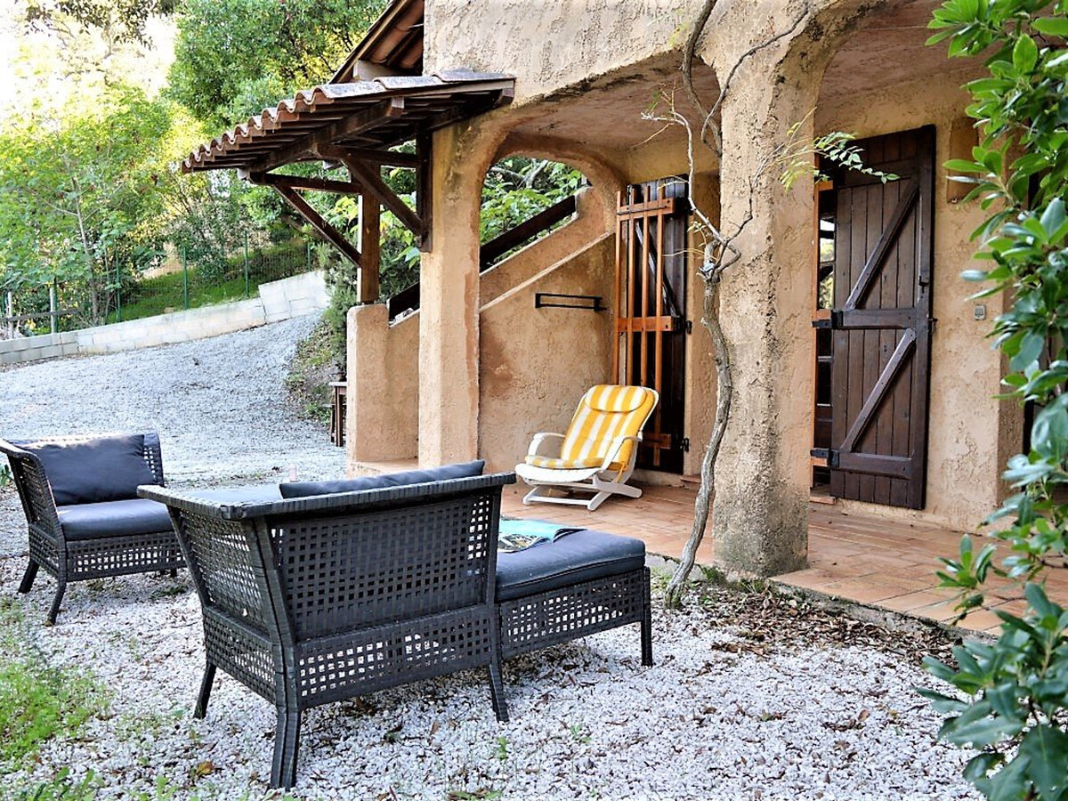 Mazet méditerranéen 6 pers. avec terrasse et jardin - Photo 2