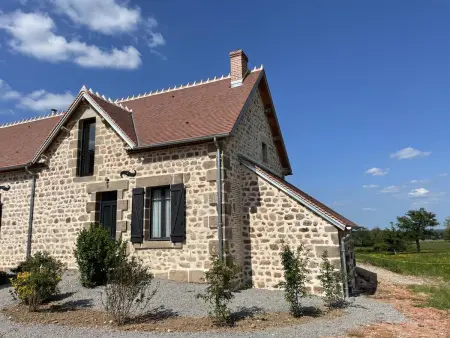 Location gite à Ygrande, Charmant gîte à la ferme avec tout confort, proche de Bourbon-lArchambault, idéal pour randos et curistes