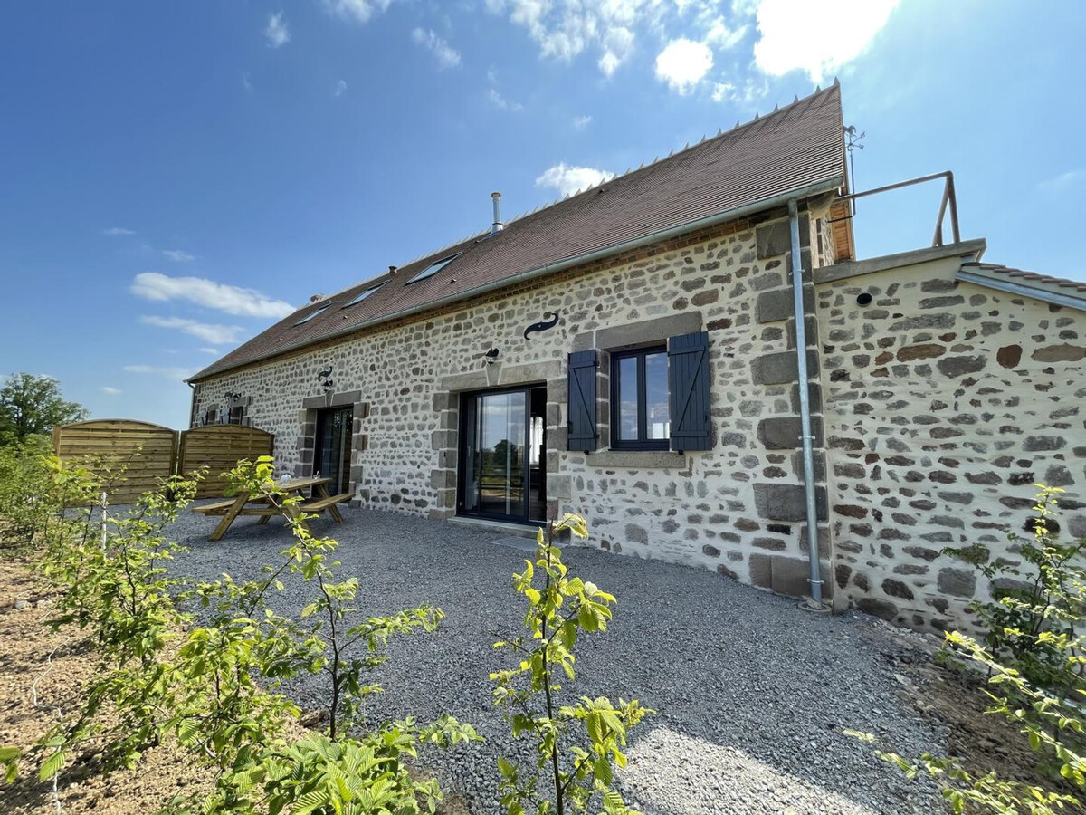 Gîte ferme 18ème siècle avec piano à Ygrande - Photo 1