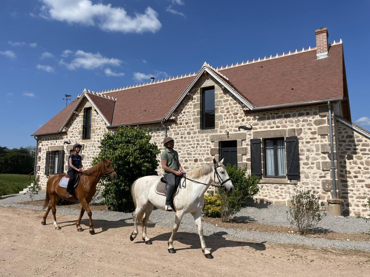 Gîte ferme 18ème siècle avec piano à Ygrande - Photo 21