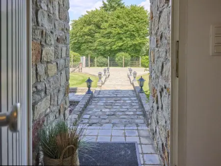 Maison de Pierre de Pierre à Lierneux, vue 360° sur les collines : photo 22