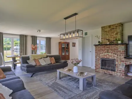 Maison de Pierre de Pierre à Lierneux, vue 360° sur les collines : photo 43