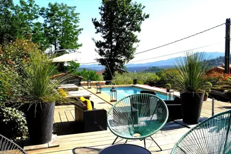 Alexiane&Co Gîte en Ardèche, Beau gîte en Ardèche avec piscine et belles vues ! - Photo 2