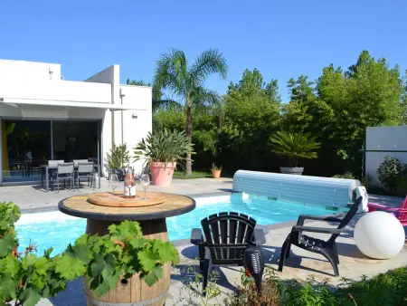 Location villa à Perpignan, Villa Contemporaine avec Piscine Privée et Climatisation à 15min Plages