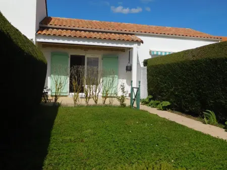 Location maison à La Faute sur Mer, Maison vendéenne avec piscine privée, proche plage, 5 personnes