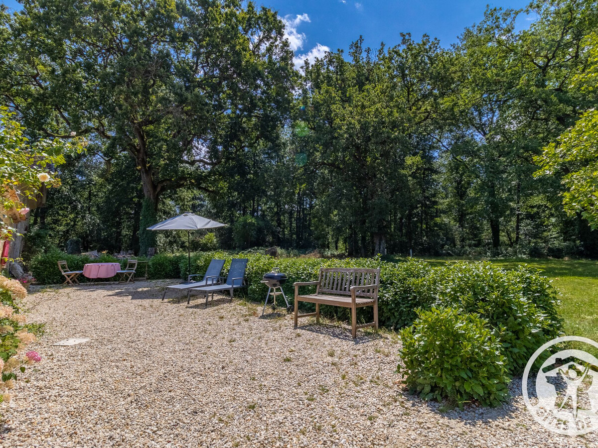 Gîte 2 personnes aux volets rouges près du château de Montreuil Bellay - Photo 3