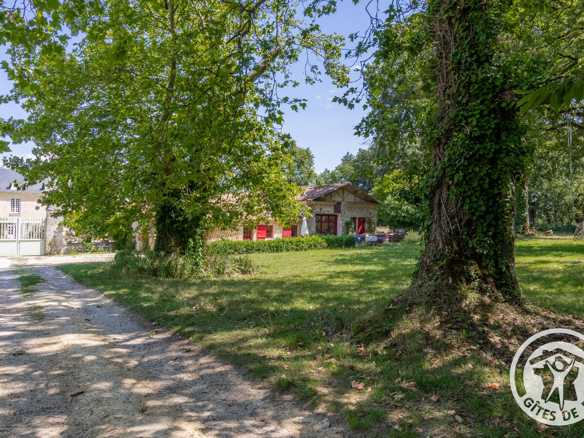 Gîte 2 personnes aux volets rouges près du château de Montreuil Bellay - Photo 23