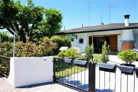 Location villa à Porto Santa Margherita (VE), Porto Santa Villa vous invite à 6 personnes