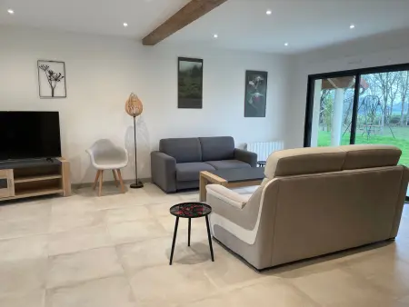 Location gite à Saint Georges du Rosay, Gîte de charme près du Mans, tout équipé avec espace extérieur, garage, et confort moderne