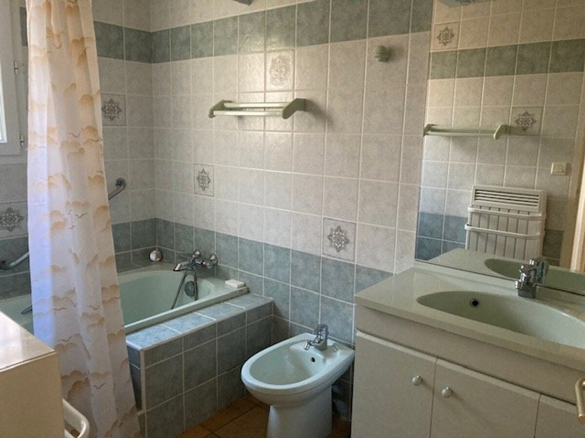 Maison 110 m² plain-pied, jardin cloturé, 3 ch. Céret - Photo 8