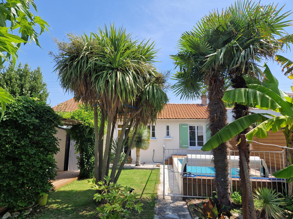 Maison rénovée 4 pers., piscine sécurisée et jardin clos - Photo 1