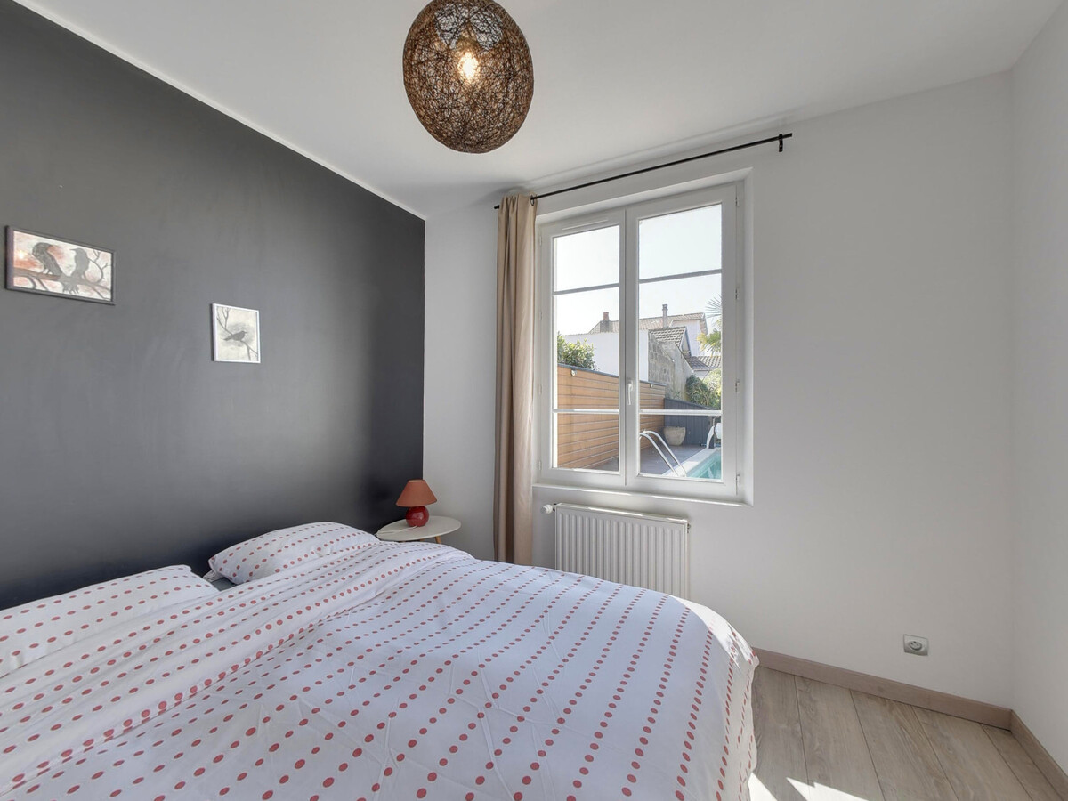 Maison rénovée 4 pers., piscine sécurisée et jardin clos - Photo 5