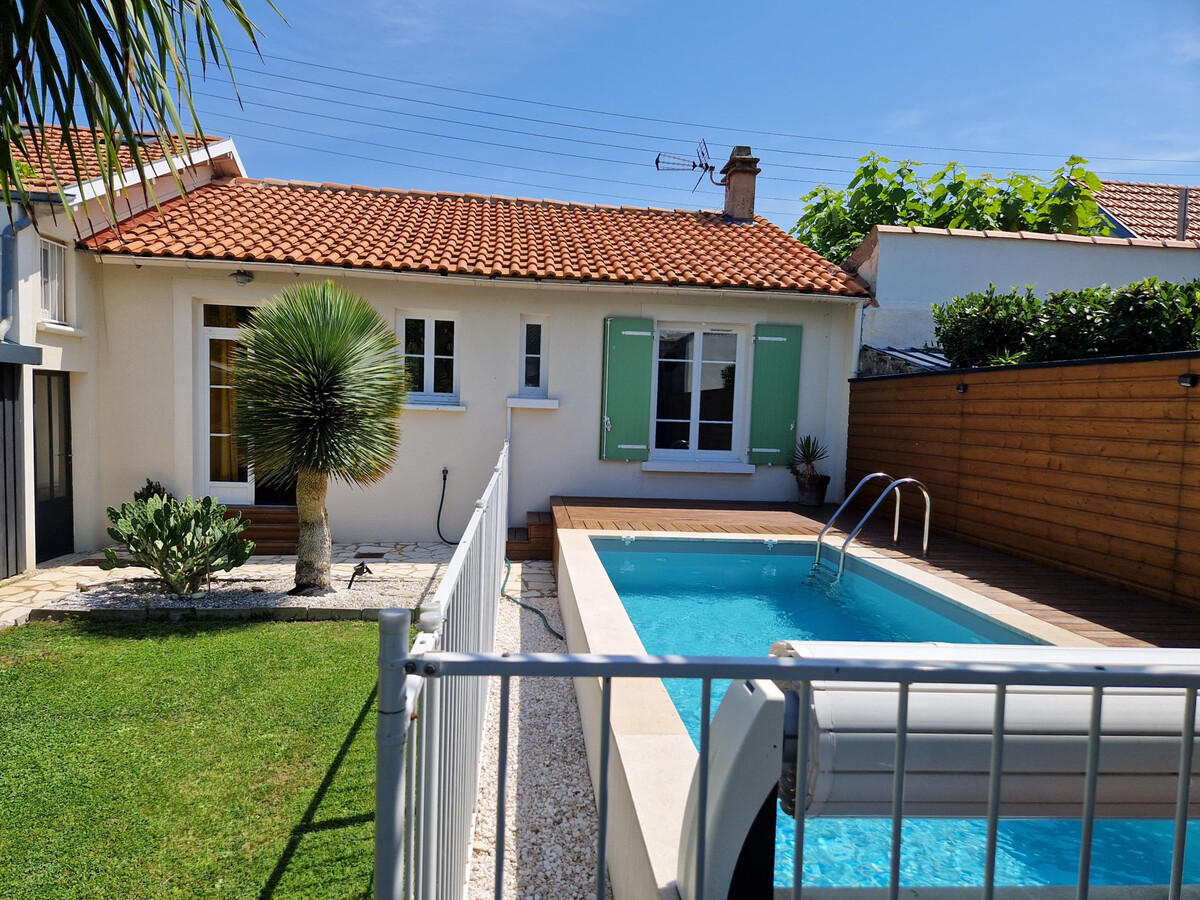 Maison rénovée 4 pers., piscine sécurisée et jardin clos - Photo 11