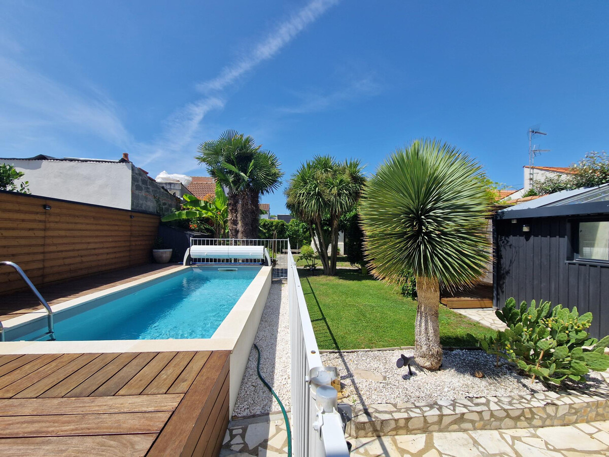 Maison rénovée 4 pers., piscine sécurisée et jardin clos - Photo 13