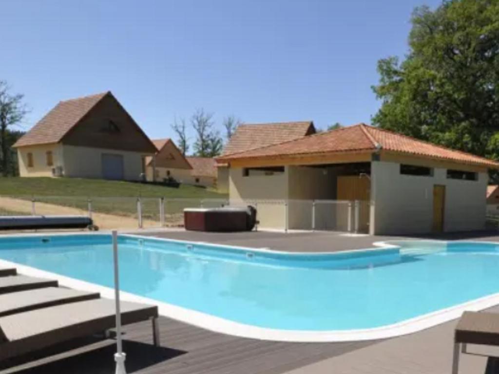 Maison avec piscine chauffée partagée à Lacapelle-Marival - Photo 1