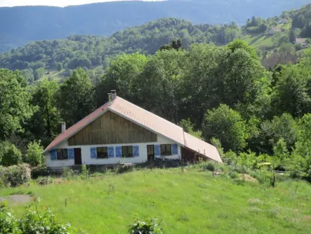 Ancienne chapelle aménagée en gîte indépendant avec terrasse et cheminée - Photo 18