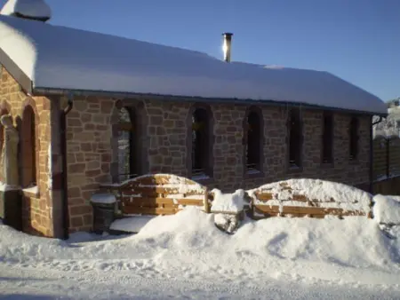 Ancienne chapelle aménagée en gîte indépendant avec terrasse et cheminée - Photo 22