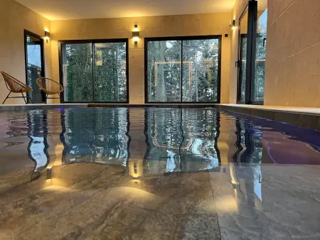 Lodge avec spa privatif et aire de jeux au Chambon-sur-Lignon : photo 13