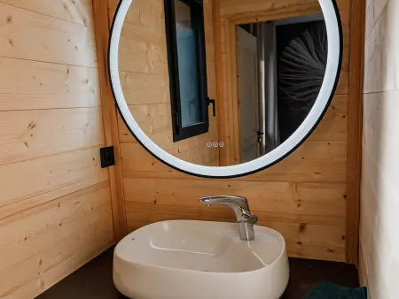 Lodge PMR avec jacuzzi privatif au Chambon-sur-Lignon : photo 14