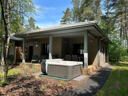 Lodge au golf du Chambon avec bain à remous privatif : photo 10