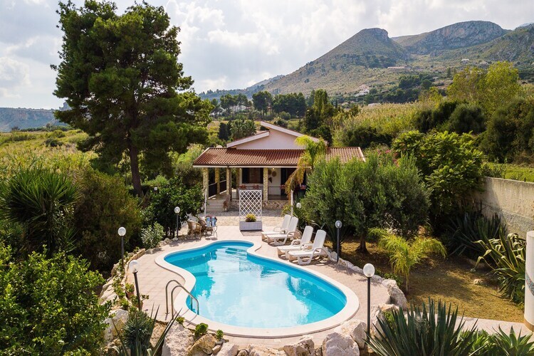La Vela Sei – Maison 4 chambres piscine près de la plage - Photo 1
