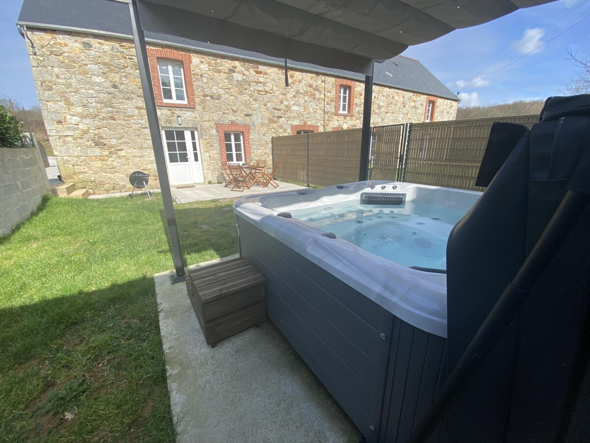 Gîte mitoyenne avec spa privatif à Saussemesnil - Photo 1