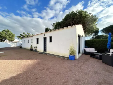 Maison 2 chambres avec jardin clos et BBQ, 800m plage : photo 2