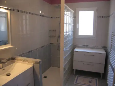 Villa 4 chambres 10 couchages, garage et jardin clos - Photo 14