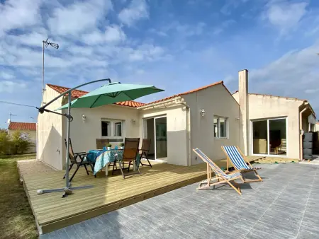 Location maison à Bretignolles sur Mer, Maison Rénovée: 300m de la Mer, Terrasse, Jardin, WIFI, Animaux Ok