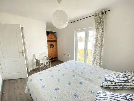 Maison rénovée 300m de la mer, terrasse 50m² : photo 10