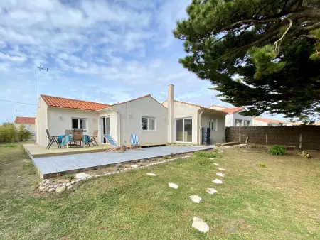 Maison rénovée 300m de la mer, terrasse 50m² : photo 14