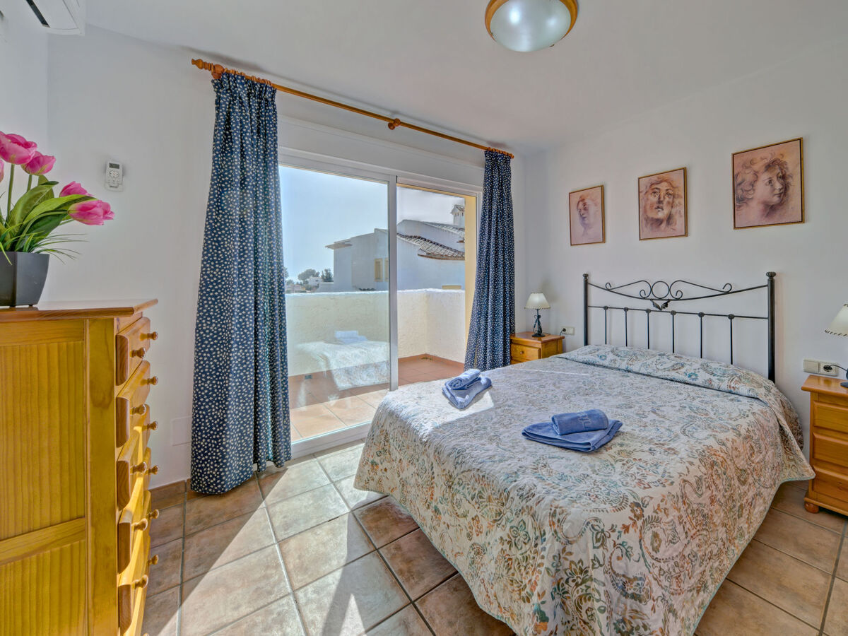 Maison mitoyenne à Calpe, piscines communes, parking privé - Photo 16