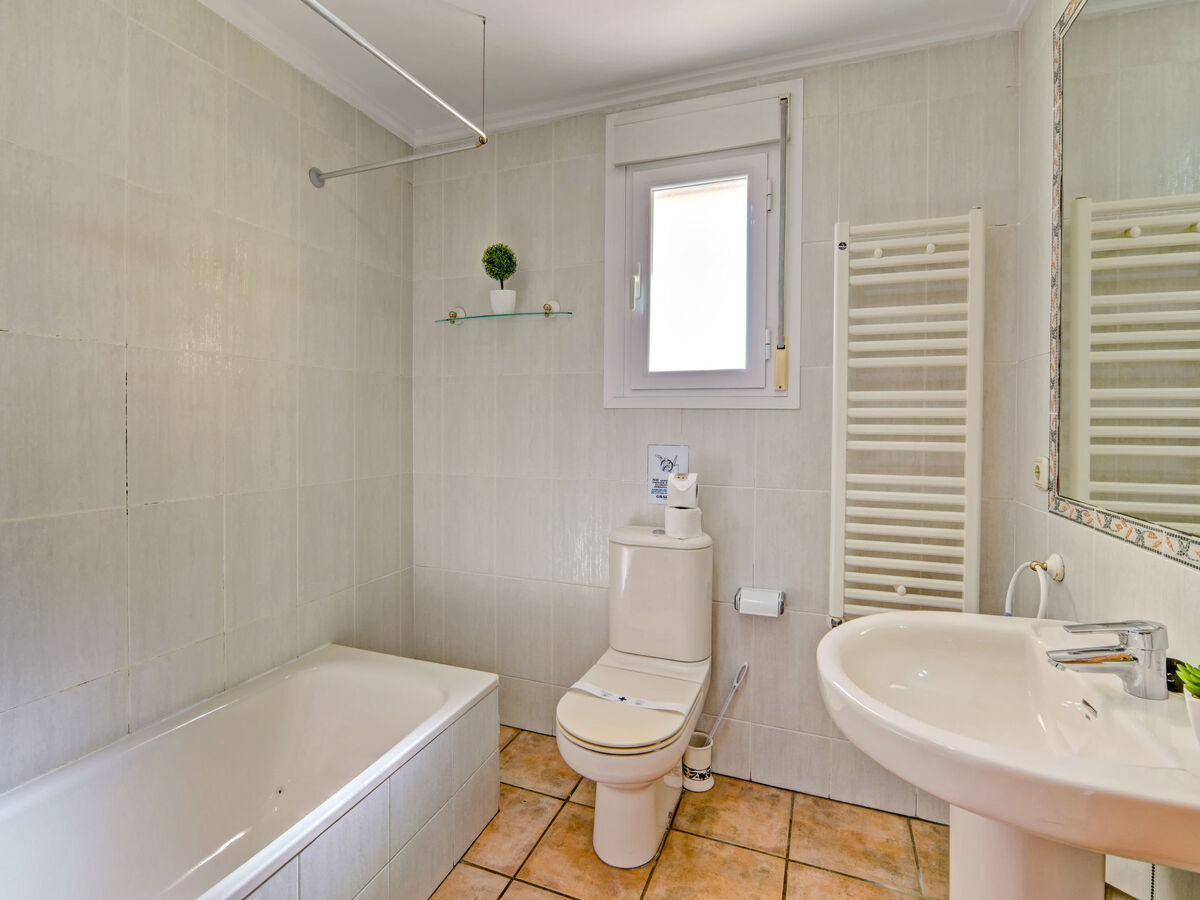 Maison mitoyenne à Calpe, piscines communes, parking privé - Photo 20