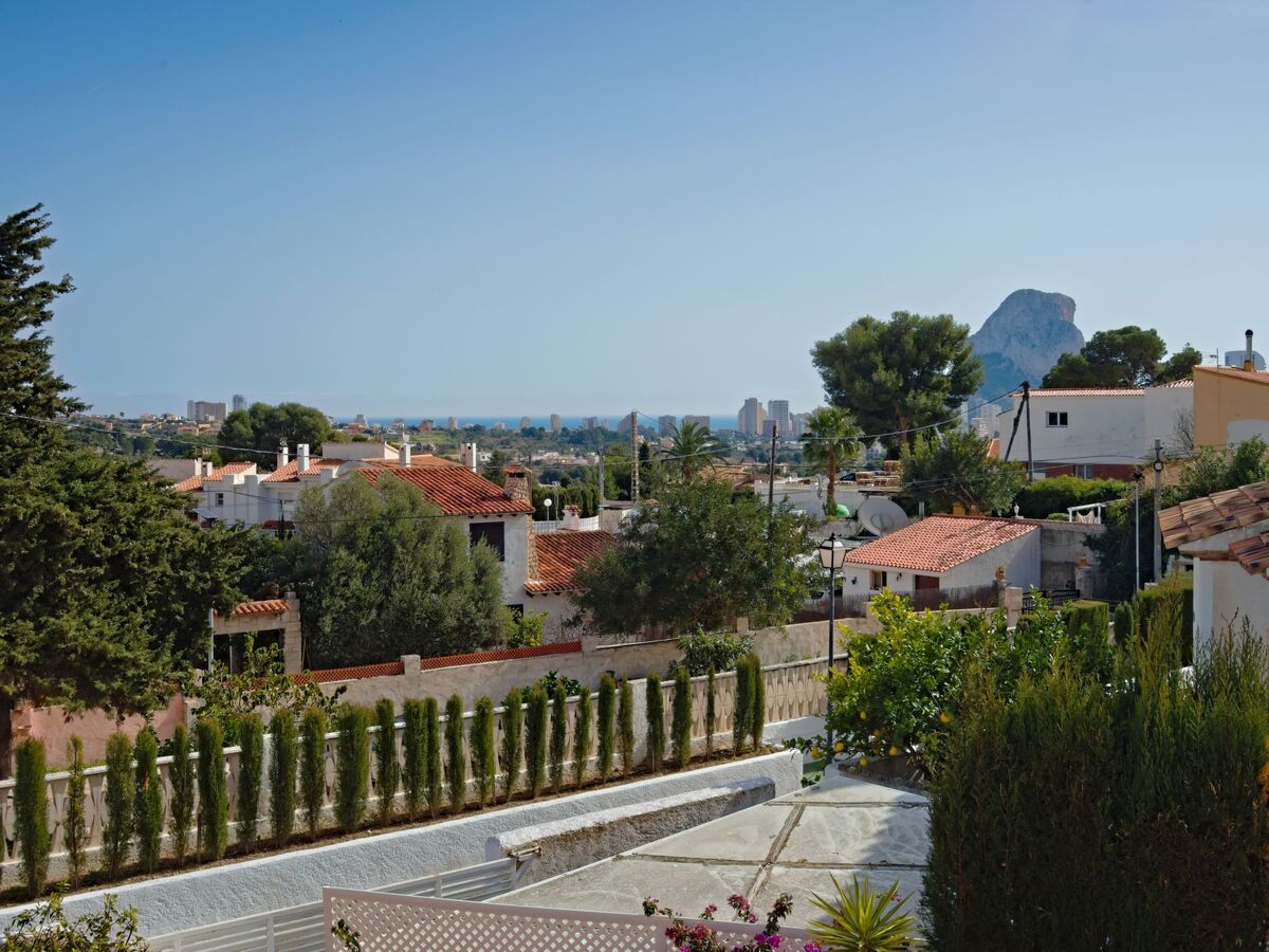 Maison mitoyenne à Calpe, piscines communes, parking privé - Photo 25