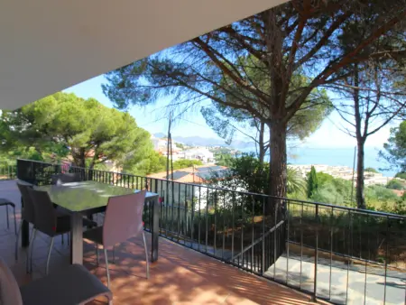 Maison familiale à Llançà, terrasses et climatisation - Photo 3