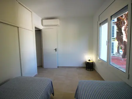 Maison familiale à Llançà, terrasses et climatisation - Photo 25