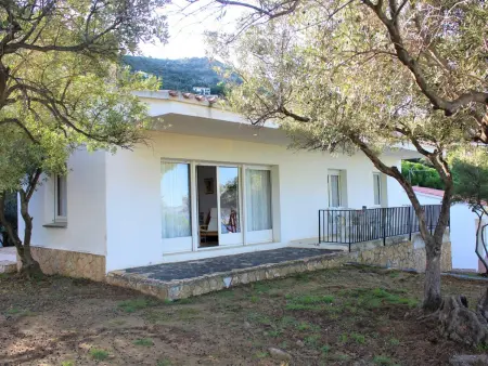 Location villa à Llançà, Maison familiale avec jardin et vue sur mer à Llançà