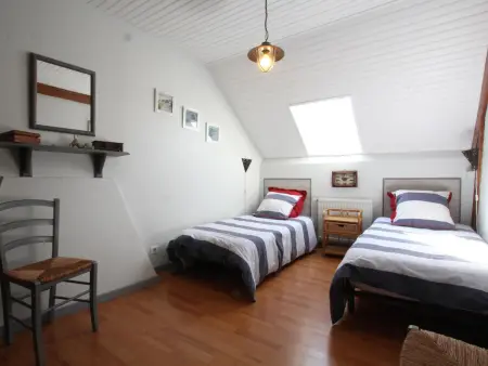 Gîte 6 pers. à Théville, jardin clôturé et poêle : photo 11