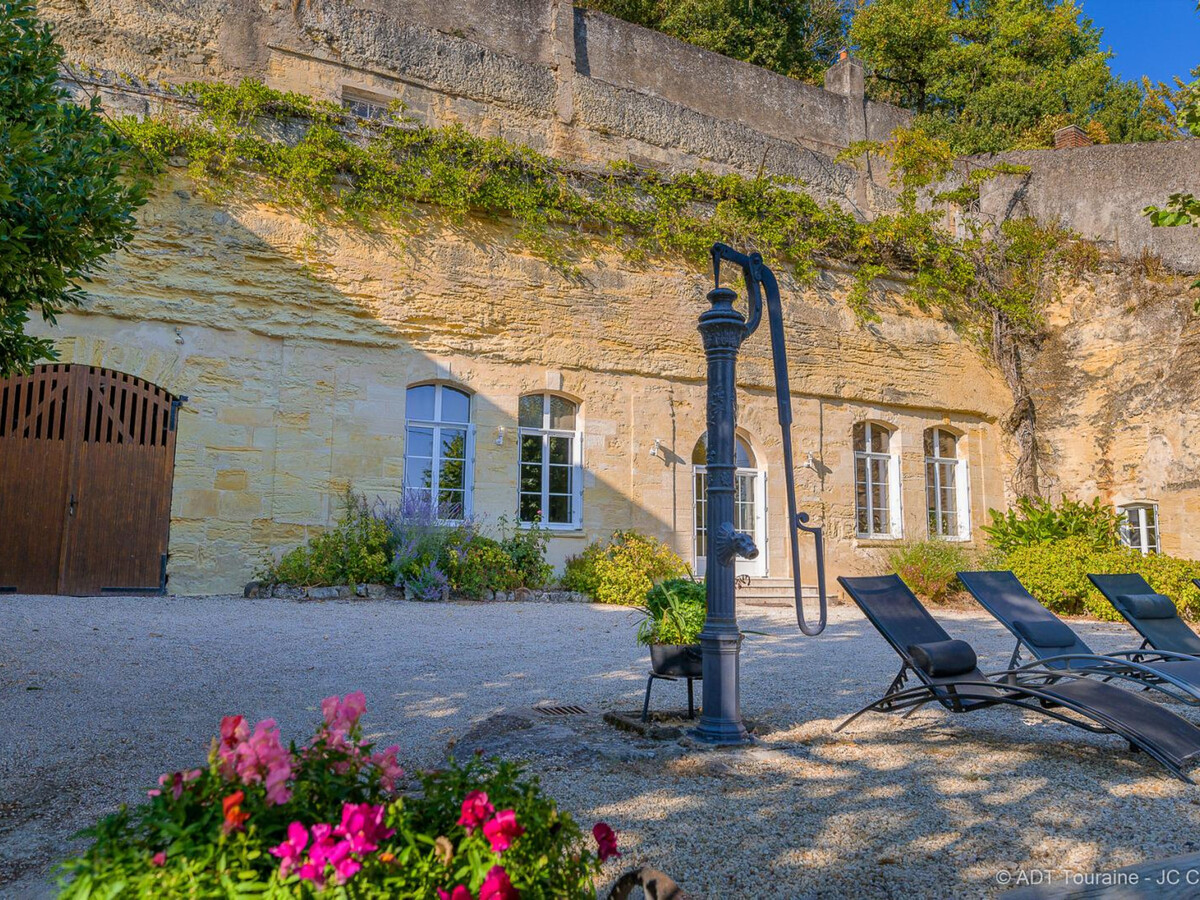 Maison troglodyte 180 m² avec spa et salle de jeux - Photo 1