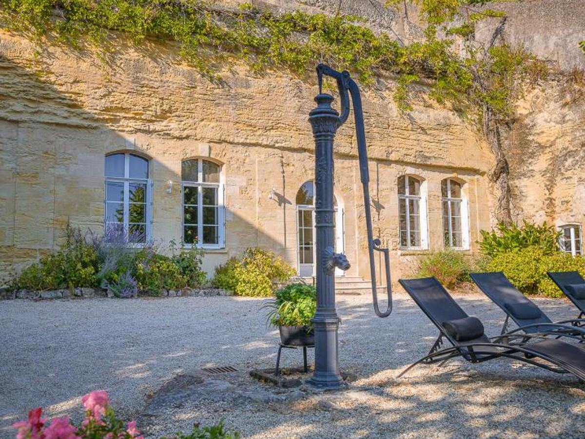 Maison troglodyte 180 m² avec spa et salle de jeux - Photo 2