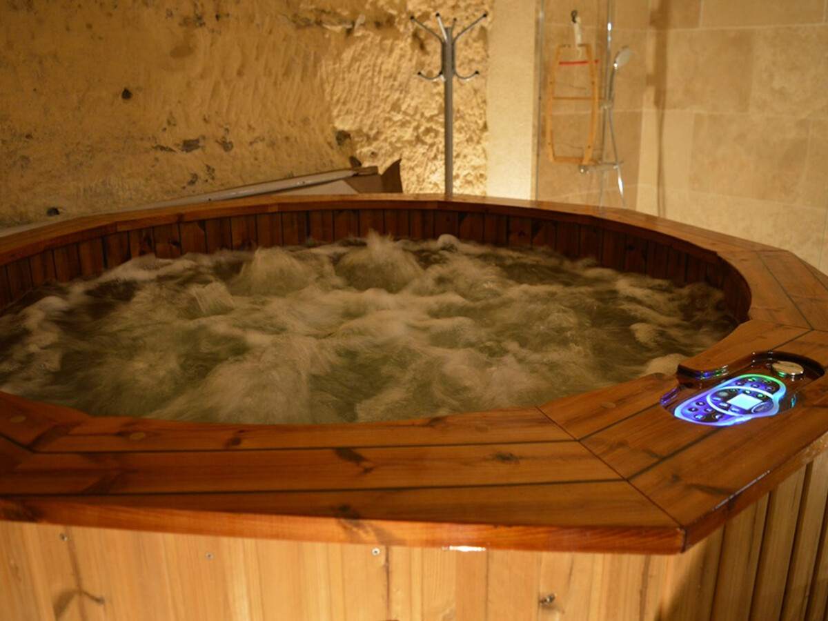 Maison troglodyte 180 m² avec spa et salle de jeux - Photo 21