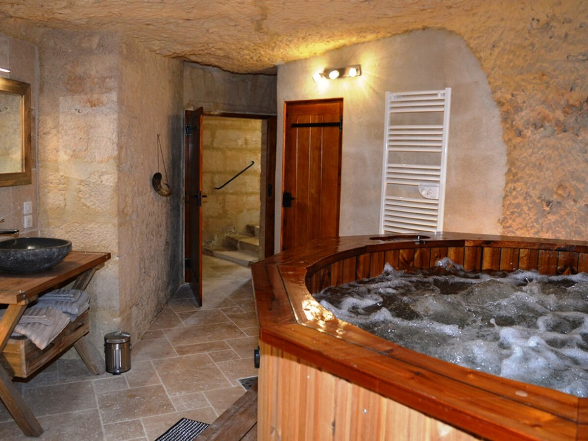 Maison troglodyte 180 m² avec spa et salle de jeux - Photo 22