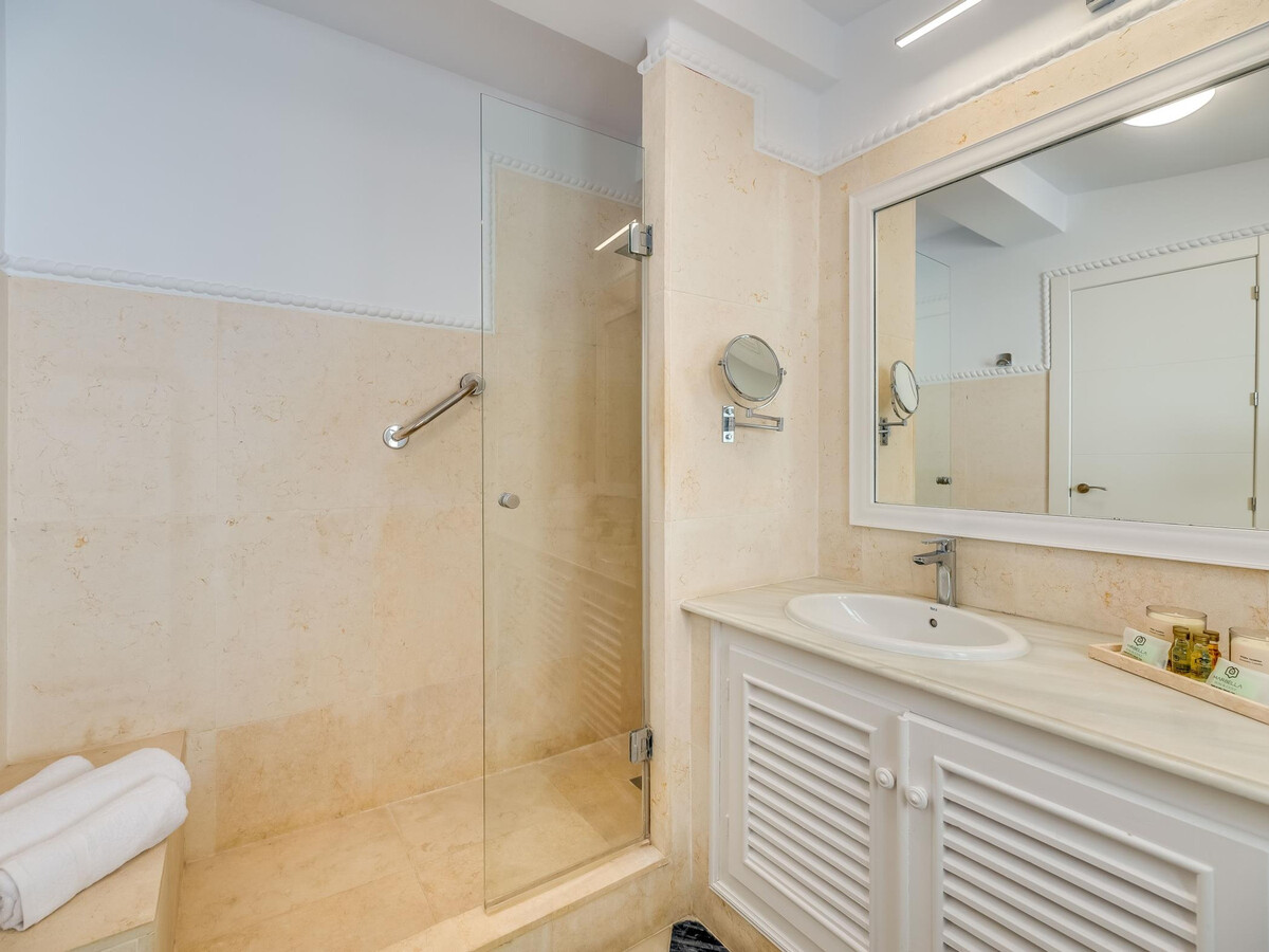 Villa 4 chambres Marbella, piscine privée et bureau - Photo 15