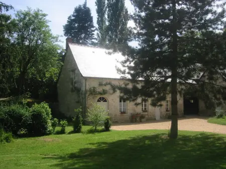 Location gite à Saint Benoît la Forêt, Gîte de charme dans la forêt de Chinon avec jardin clos