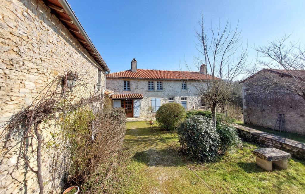 Les Lumas : maison pierre 1731 au bord du Lien - Photo 1