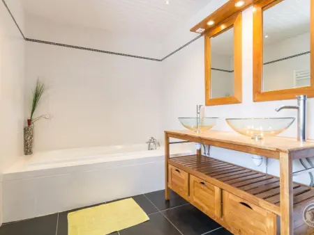 Maison authentique de 5 chambres avec jardin, terrasse, ping-pong et à proximité de la mer. - Photo 11