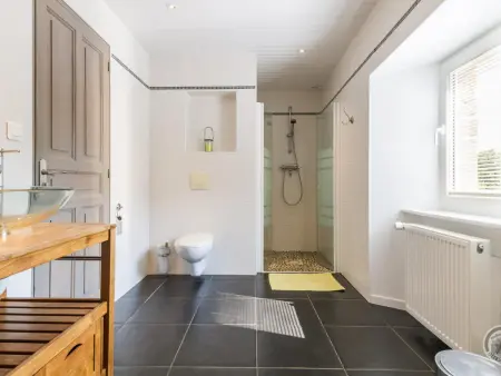 Maison authentique de 5 chambres avec jardin, terrasse, ping-pong et à proximité de la mer. - Photo 12