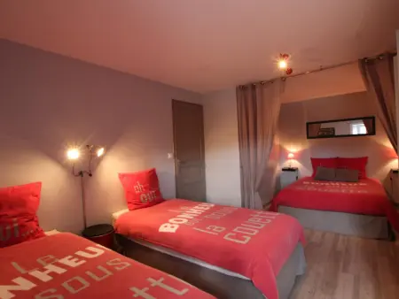 Maison authentique de 5 chambres avec jardin, terrasse, ping-pong et à proximité de la mer. - Photo 16