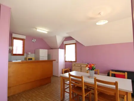 Location gite à Surtainville, Maison mitoyenne côtière avec WiFi, animaux admis - Surtainville